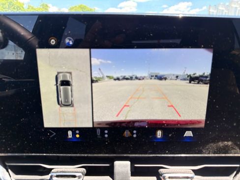 Used 2025 Chevrolet Equinox ACTIV w/ Safety and Technology Package AWD/4WD image 21