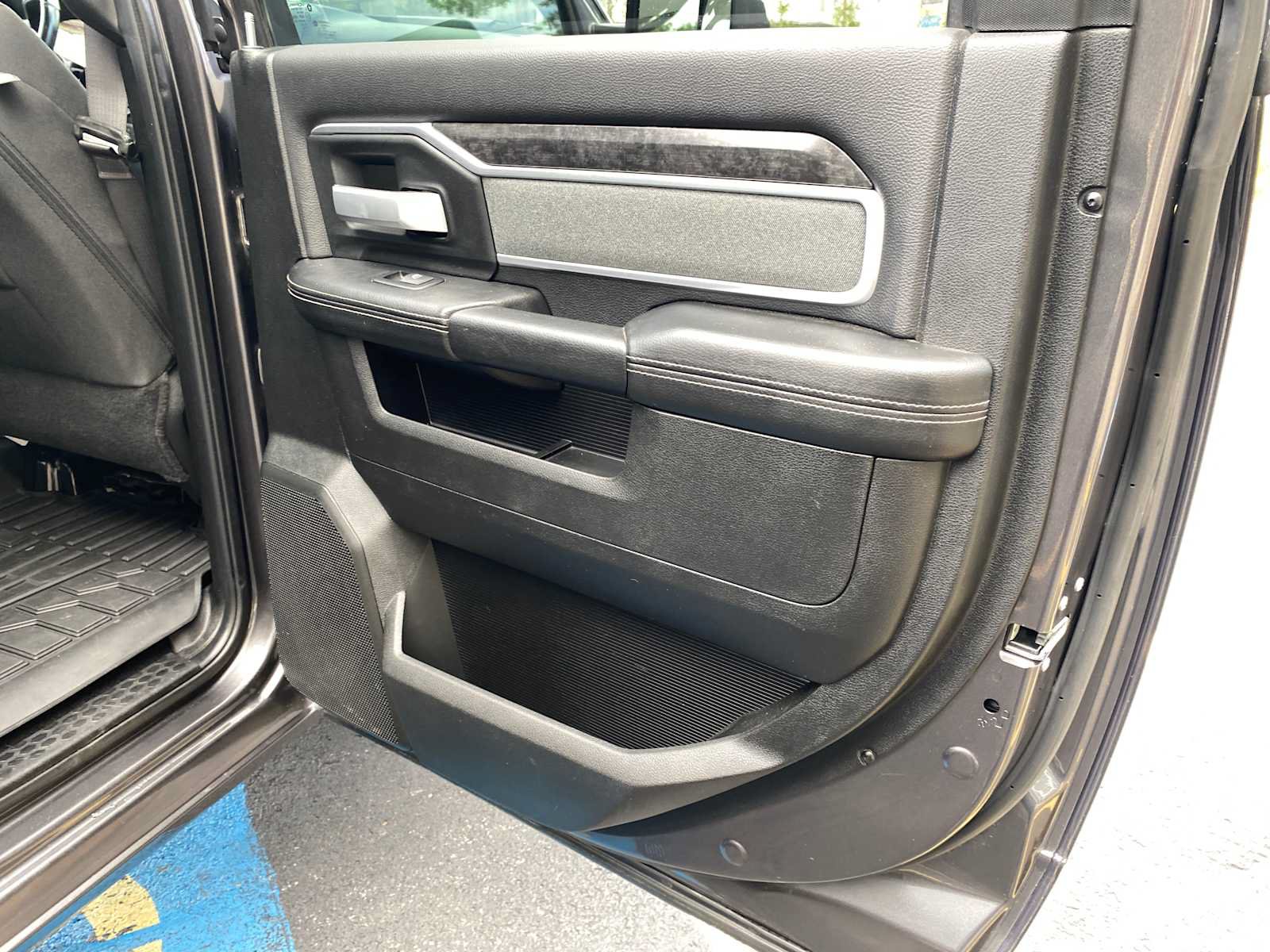 Used 2022 RAM 2500 Big Horn w/ Level C Equiment Group AWD/4WD image 40