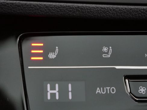 Certified 2025 Volkswagen Jetta GLI Autobahn image 30