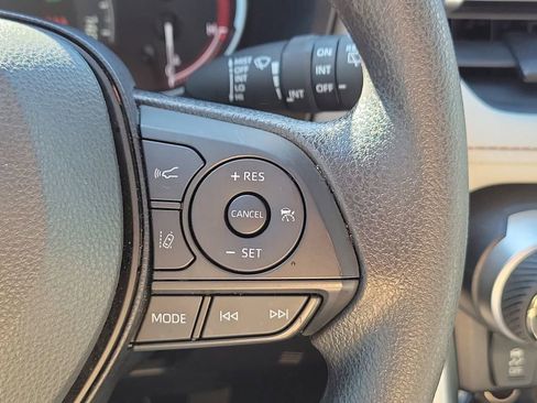 Used 2025 Toyota RAV4 XLE image 29