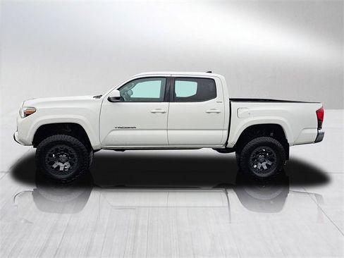 Used 2019 Toyota Tacoma SR5 image 3