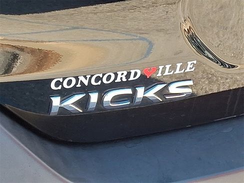 Used 2020 Nissan Kicks S image 30