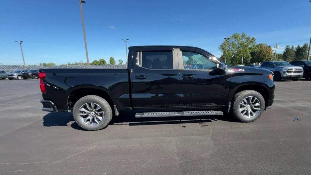 Used 2023 Chevrolet Silverado 1500 RST AWD/4WD image 9