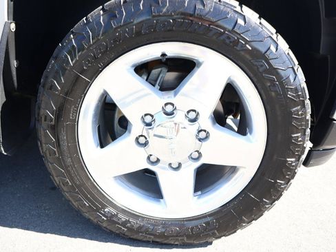 Used 2013 GMC Sierra 2500 SLE w/ HD SLE Premium Package AWD/4WD image 18