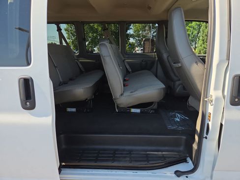 Used 2023 Chevrolet Express 3500 LT w/ LT Preferred Equipment Group RWD image 21