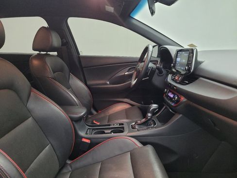 Used 2018 Hyundai Elantra GT Sport FWD image 21