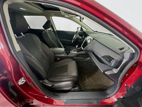 Used 2025 Subaru Outback Premium AWD/4WD image 32