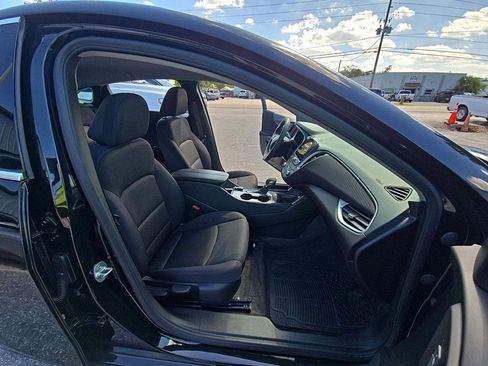 Used 2025 Chevrolet Malibu LT image 7