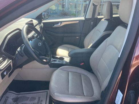 Used 2021 Ford Escape Titanium AWD/4WD image 13