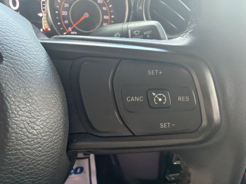 Used 2022 Jeep Gladiator Sport AWD/4WD image 16