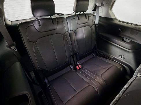 Used 2023 Jeep Grand Cherokee L Limited image 27