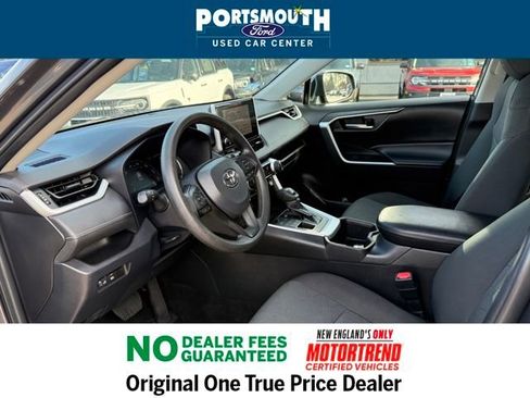 Used 2023 Toyota RAV4 XLE image 4