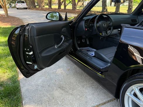 Used 2005 Honda S2000 image 48