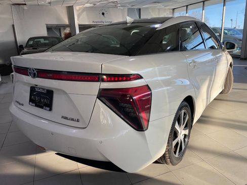 Used 2017 Toyota Mirai image 7
