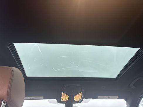 Used 2021 BMW 540i xDrive w/ Premium Package image 4