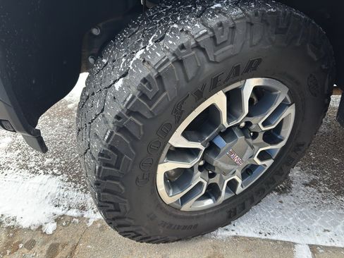 Used 2024 GMC Sierra 3500 SLE w/ SLE Convenience Package image 29