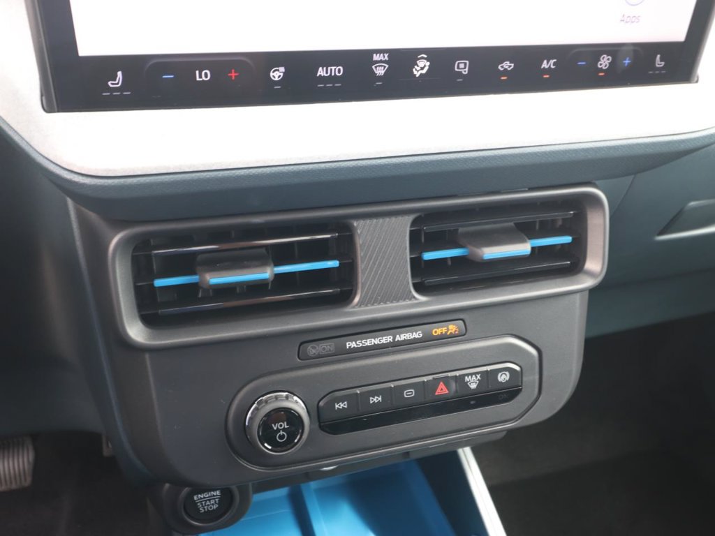 New 2026 Ford Maverick XLT w/ XLT Luxury Package FWD image 19