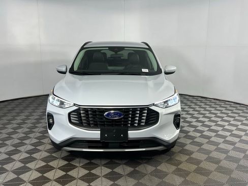 Used 2025 Ford Escape SE image 12