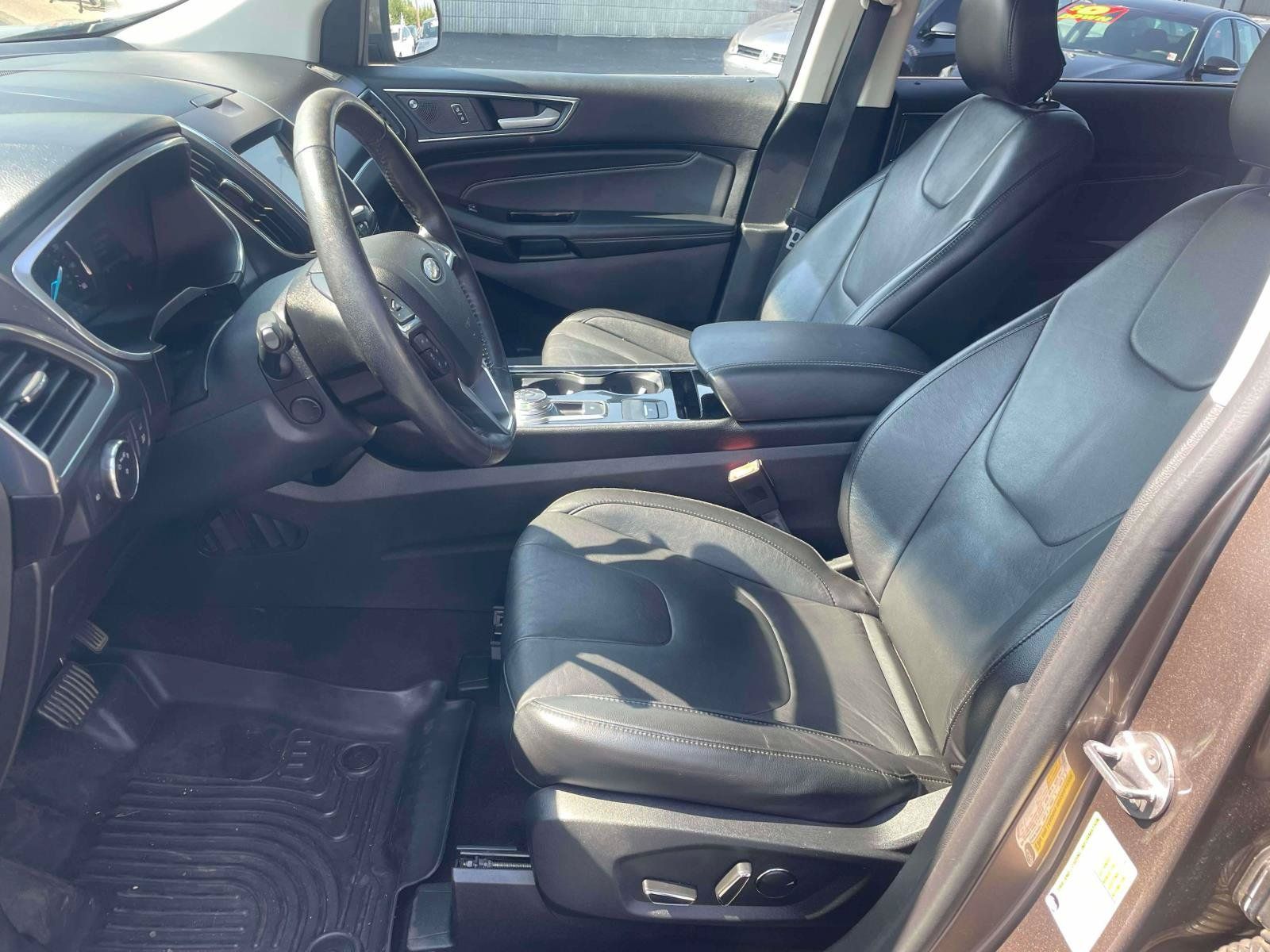 Used 2019 Ford Edge Titanium FWD image 13