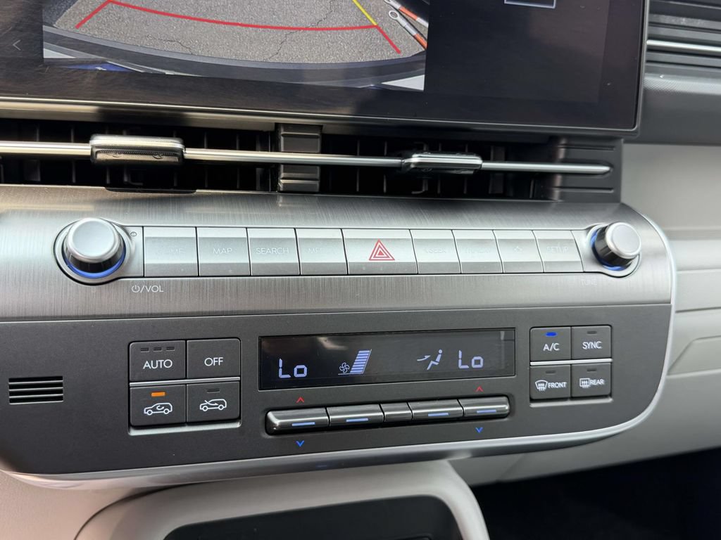 Certified 2025 Hyundai Kona SEL AWD/4WD image 30