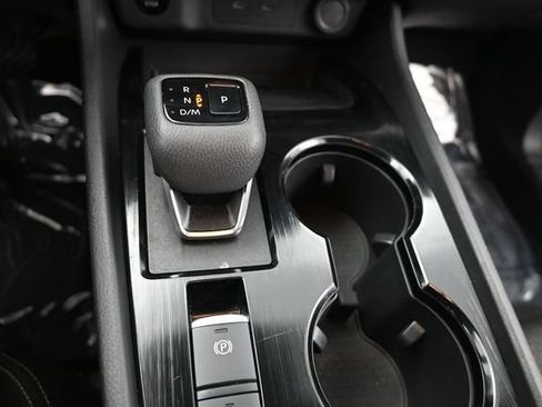 Used 2025 Nissan Rogue SV FWD image 13