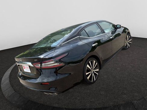 Used 2023 Nissan Maxima SV w/ Floor Mat Group FWD image 4