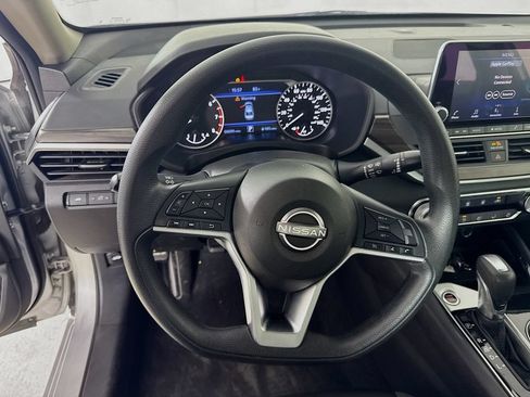 Used 2024 Nissan Altima 2.5 SV FWD image 14