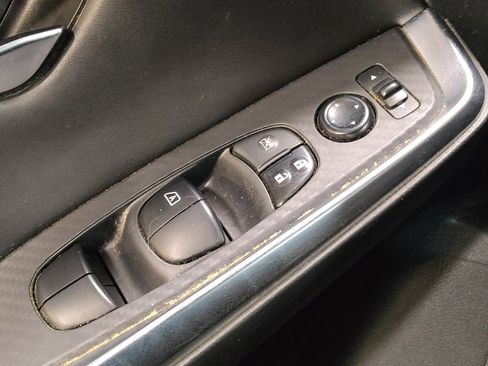 Used 2023 Nissan Sentra SR w/ Midnight Edition Package FWD image 27