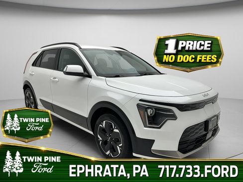 Used 2024 Kia Niro Wind w/ Wind Preserve Package FWD image 1