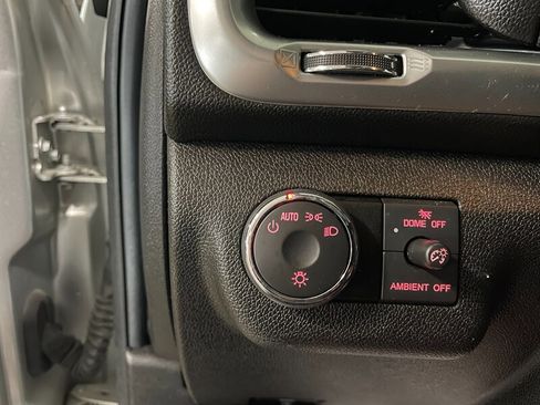 Used 2016 GMC Acadia SLE image 12