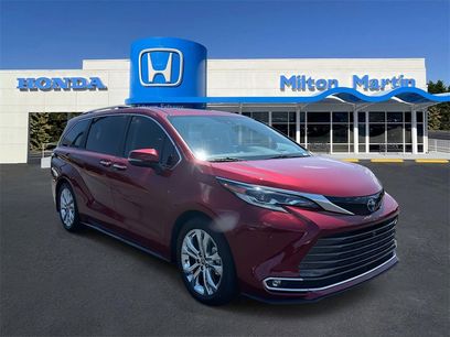 Used 2023 Toyota Sienna Platinum