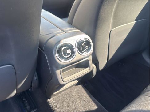 Used 2023 Mercedes-Benz GLC 300 4MATIC w/ Pinnacle Trim Package image 21
