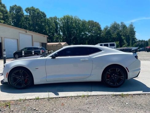 Used 2019 Chevrolet Camaro SS RWD image 4