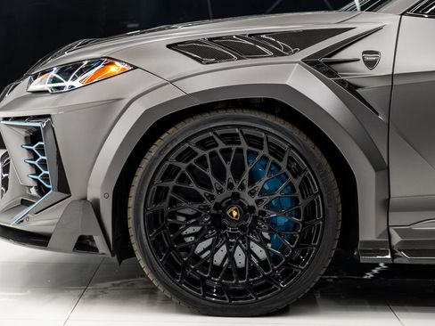 Used 2023 Lamborghini Urus Performante AWD/4WD image 8