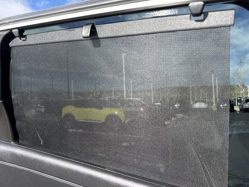 Used 2024 Nissan Pathfinder SL w/ Black Appearance Package image 11