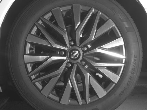 Used 2025 Nissan Altima 2.5 SV FWD image 14