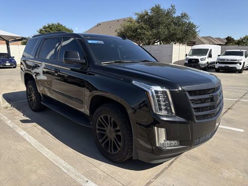Used 2020 Cadillac Escalade 2WD image 2