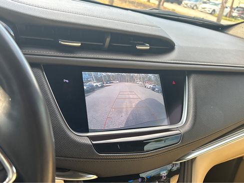 Used 2019 Cadillac XT5 FWD image 9
