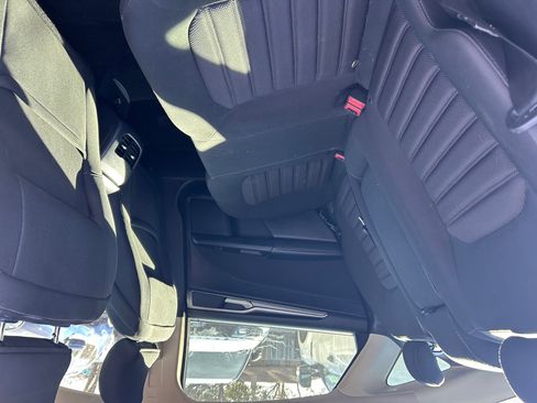 Used 2017 Ford Fusion SE image 16