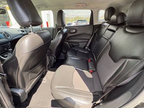 Used 2019 Jeep Compass Latitude image 12