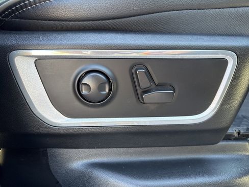 Used 2023 RAM 1500 Laramie image 28