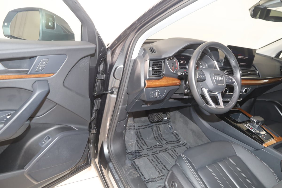 Used 2023 Audi Q5 2.0T Premium AWD/4WD image 40