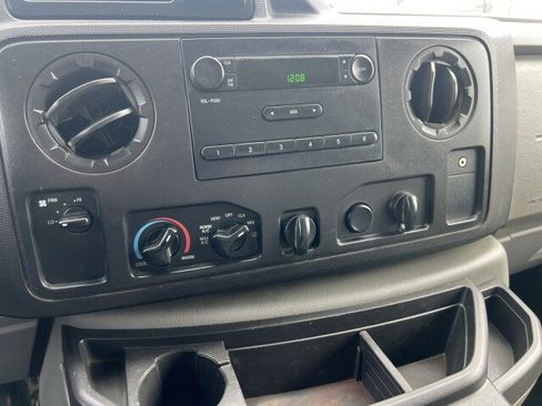 Used 2015 Ford E-350 and Econoline 350 Super Duty image 13