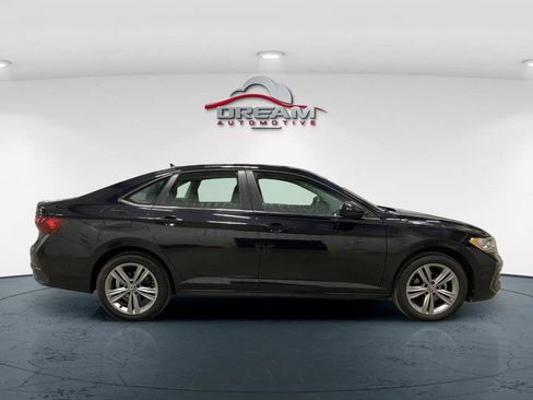 Used 2024 Volkswagen Jetta SE FWD image 19