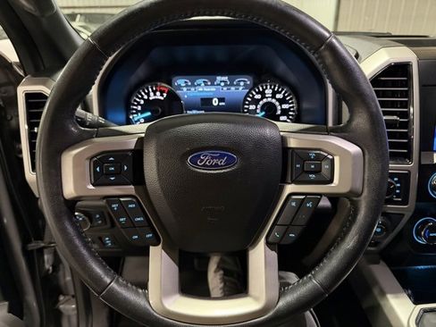 Used 2020 Ford F150 Lariat image 16