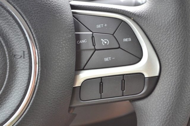 Used 2023 Jeep Renegade Latitude AWD/4WD image 21