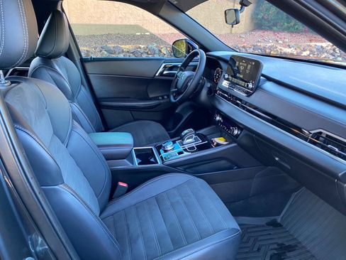 Used 2024 Mitsubishi Outlander SE Black Edition image 61