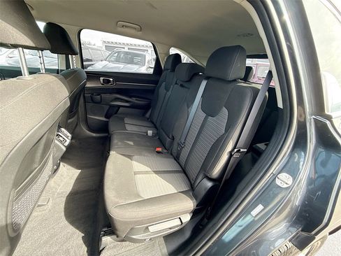 Used 2023 Kia Sorento LX image 25