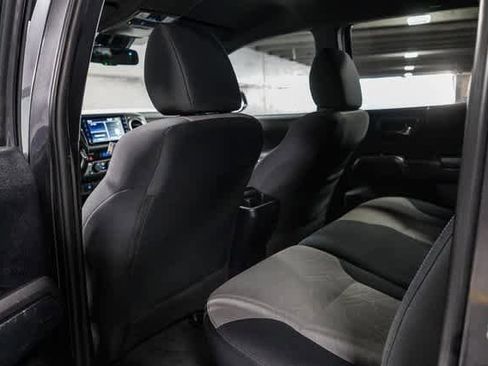 Certified 2023 Toyota Tacoma TRD Off-Road image 18