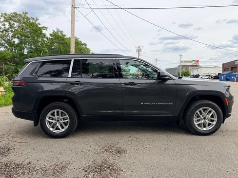 New 2026 Jeep Grand Cherokee L Laredo w/ MOPAR Finishing Package AWD/4WD image 6